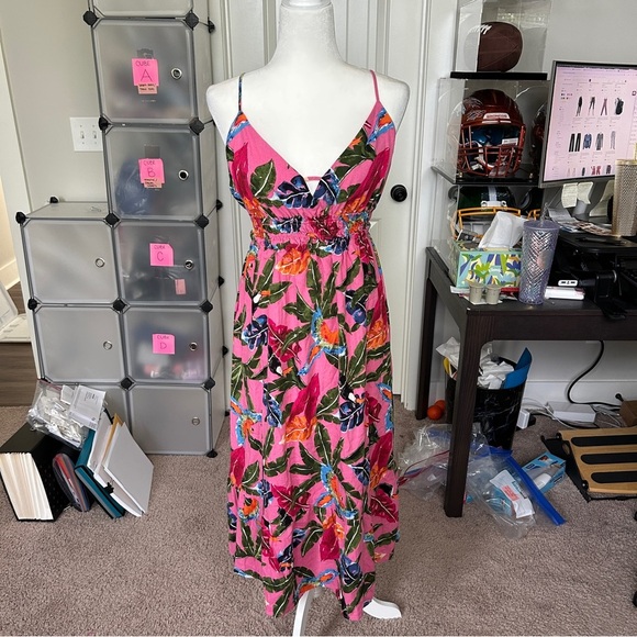 By The River Tropical Print Pink Floral Toucan Parrot Midi Dress Size Medium - Picture 2 of 9